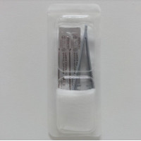 Wire removal set x2 forceps, x3 compresses